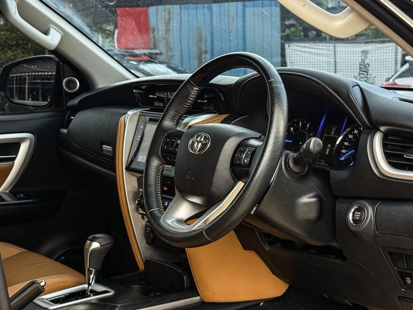 ขาย Toyota Fortuner 2.8V 4wd ปี20 10