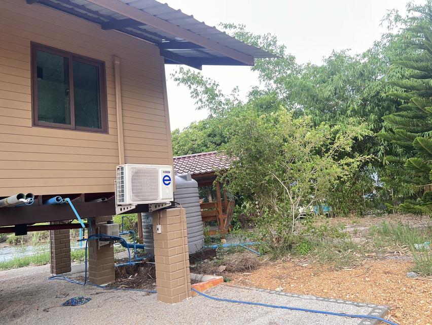 ขายบ้านพร้อมที่ดินติดทะเล บรรยากาศดี เนื้อที่กว่า 1 ไร่ 15