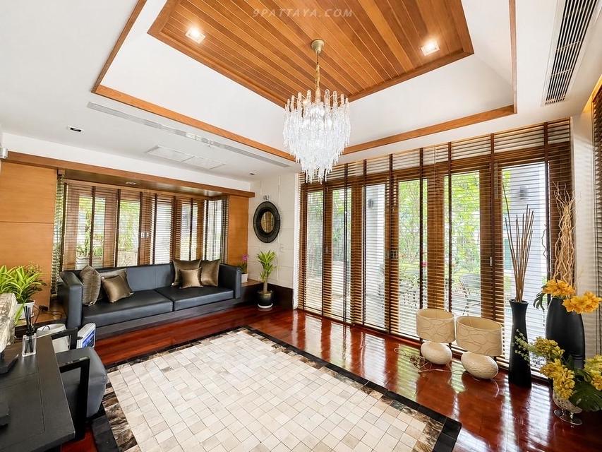 For Sale / Rent — Ultra Luxury Private Beachfront Villa, Wongamat North PattayaA rare private beachfront residence Wongamat Beach, North Pattaya 3