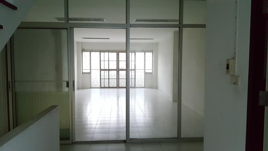 ให้เช่าโฮมออฟฟิศ ทำเลทอง!  3.5 ชั้น ม.มวลชนธานี บางแวก (บ้านเปล่า)  ติดถนนบางแวก พุทธมณฑลสาย 2 แยกทศกัณฑ์ 11