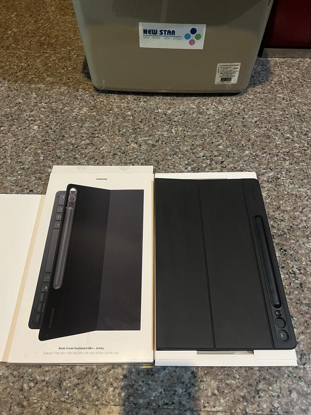 ขายBook CoverKeyboardSamsungTabS9Plusและ10Plusของแท้สวยๆใช้งานดีถูหๆ