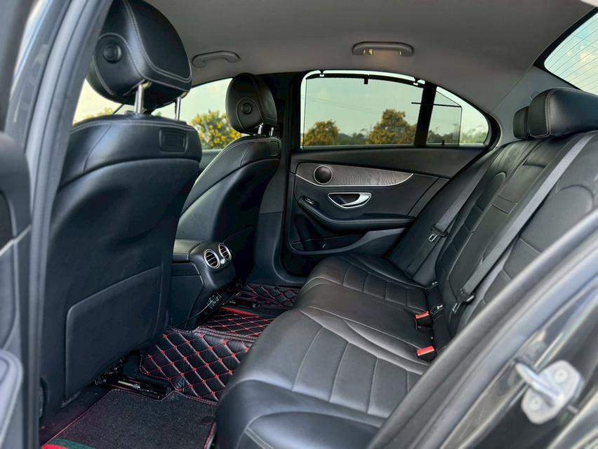 Mercedes-Benz C300e Avantgarde ปี 2019 11