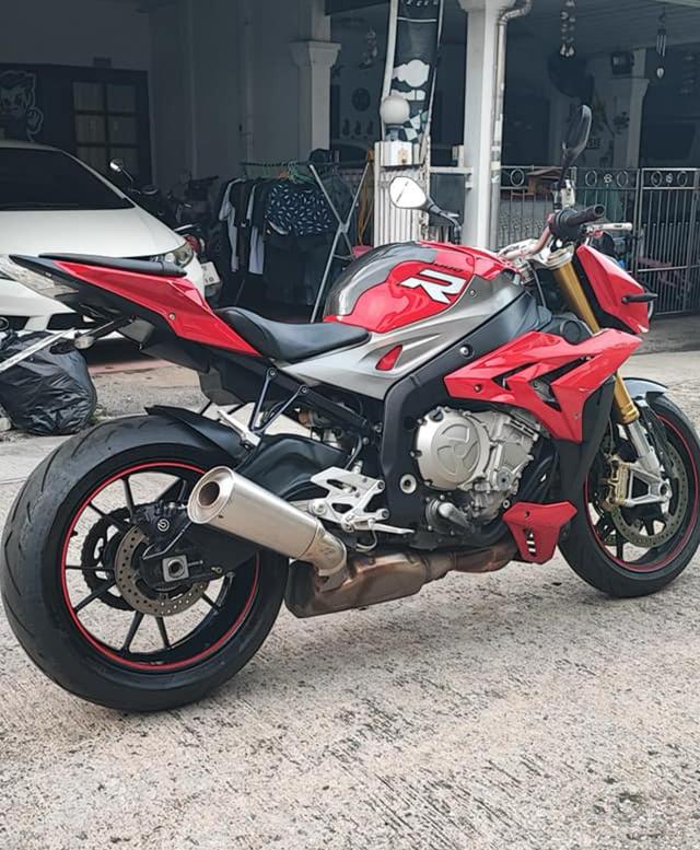 BMW S 1000 R สีแดงเดิมๆสนิทจากโรงงาน มือ 2 3