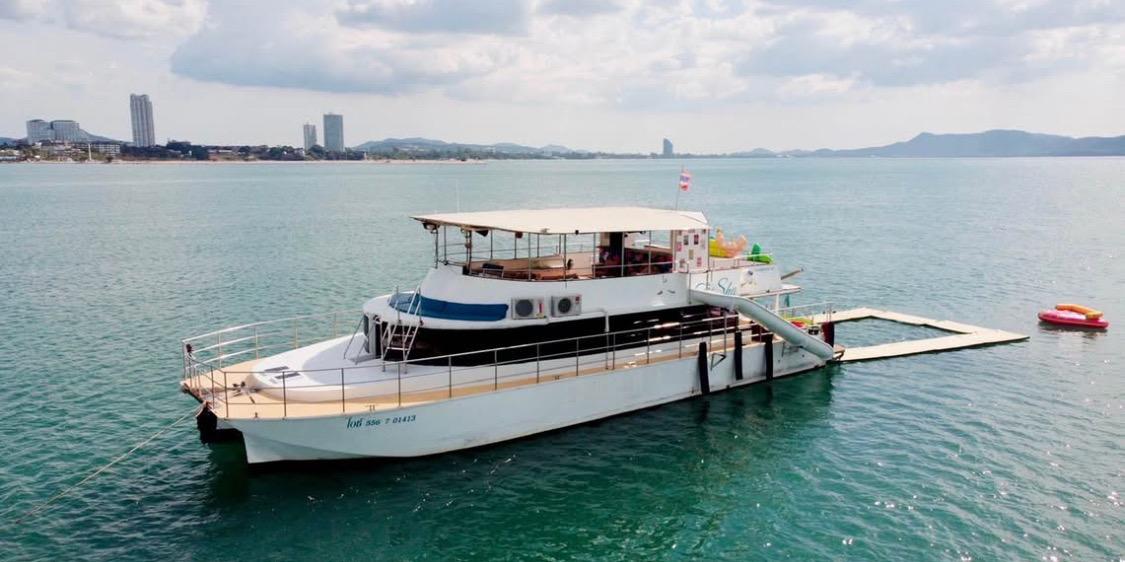 Custom party catamaran 64 ft. ปี 2012