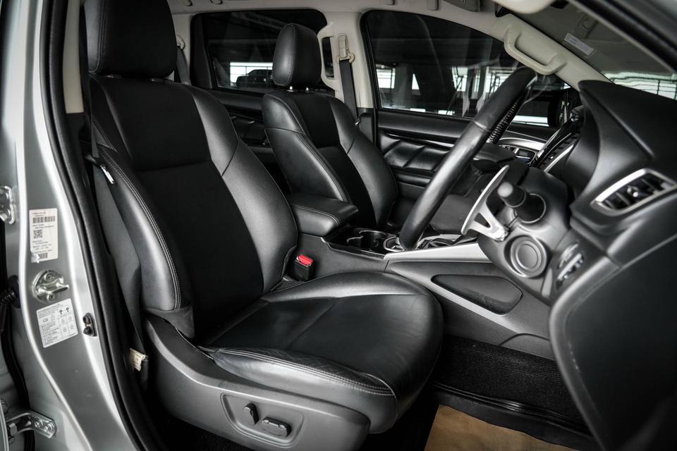ขาย Mitsubishi Pajero 2.4GT 4wd ปี16 13