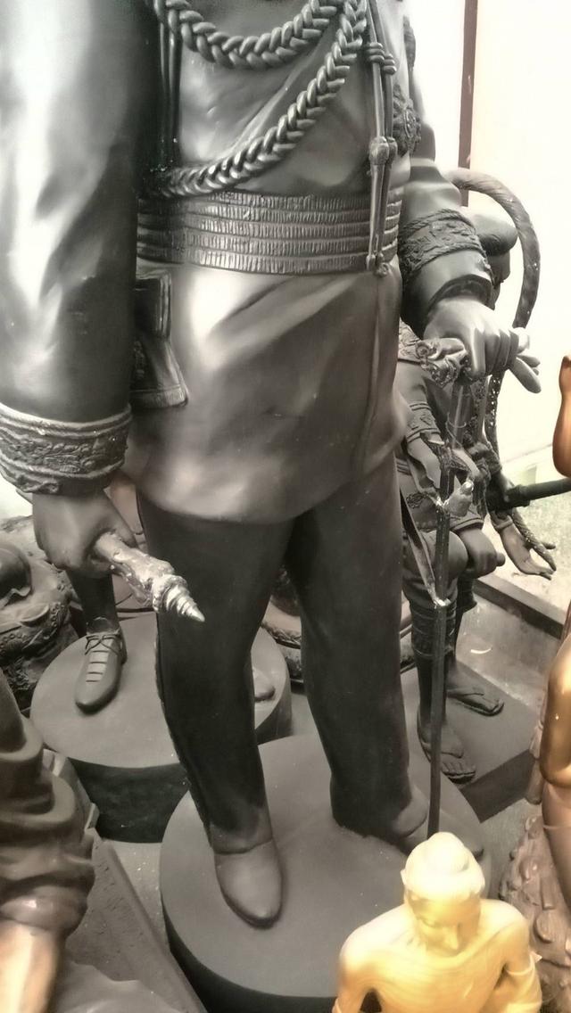 614.พระบรมรูปหล่อในหลวงรัชกาลที่ 5 พระบาทสมเด็จพระปรมินทรมหาจุฬาลงกรณ์ พระจุลจอมเกล้าเจ้าอยู่หัว (องค์ใหญ่)