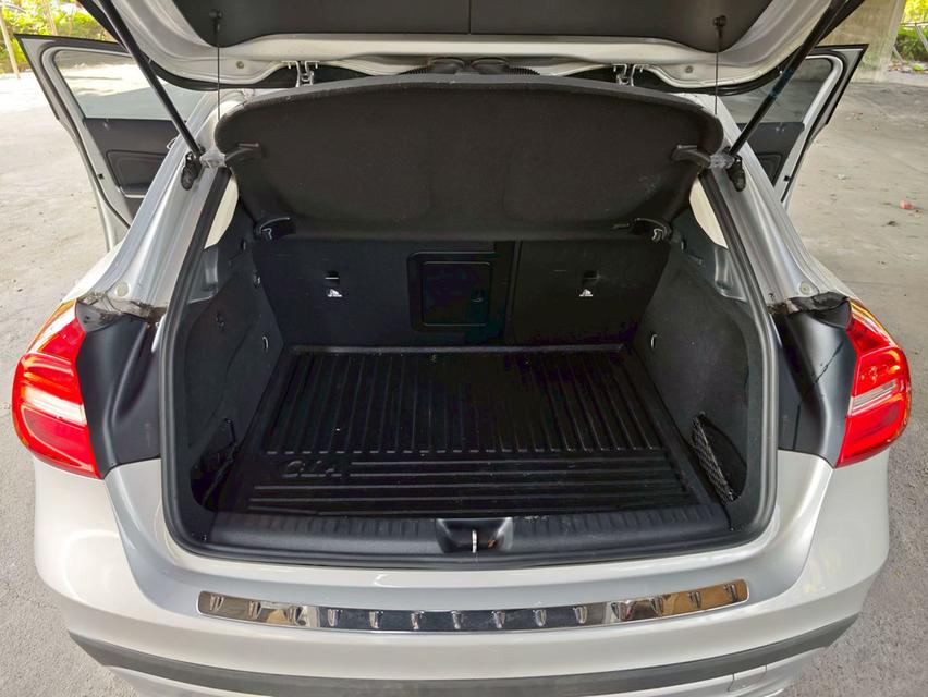 2015 Mercedes-Benz GLA 200 1.6 Urban AT āļĢāļđāļāļāļĩāđ 18