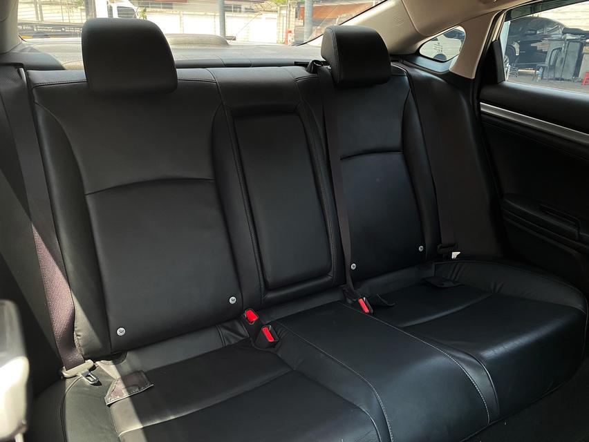 Honda Civic FC 1.8EL MNC ปี2019 จด2020 11