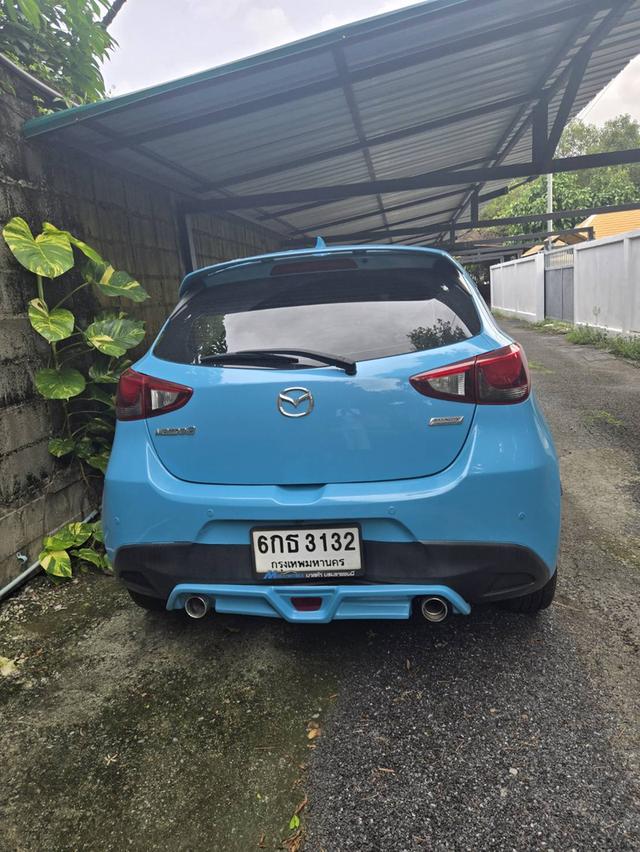 รถยนต์ มาสด้า 2 ปี 2017 2