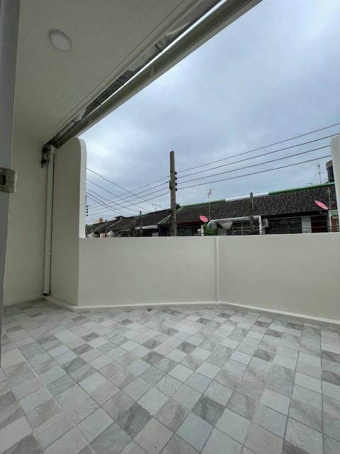 ขายทาวน์เฮ้าส์ 2 ชั้น รีโนเวทใหม่สไตล์มูจิ ทำเลทอง อุดมสุข 47 ซอยสุขุมวิท 103 ใกล้รถไฟฟ้าทั้ง BTS และ MRT 7