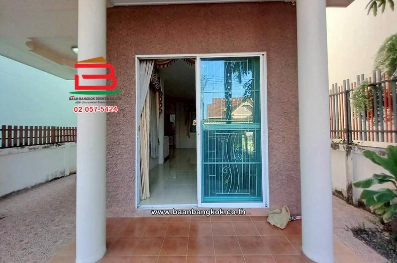 บ้านเดี่ยว เนื้อที่ 34.8 ตร.ว. หมู่บ้านนันทวัน 10 (ซอยเลียบวารี 37) ถนนเลียบวารี แขวงโคกแฝด เขตหนองจอก 8