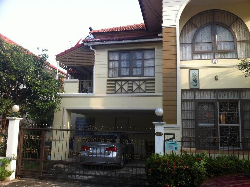 ขายถูก บ้านเดี่ยว 2 ชั้น หลังหัวมุม หมู่บ้านลลิลอินเดอะพาร์ค 5 นอน 3 น้ำ วัชรพล 3 (เจ้าของขายเอง) 1