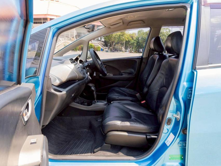 Honda Jazz 1.3Hybrid  ปี 2012 17