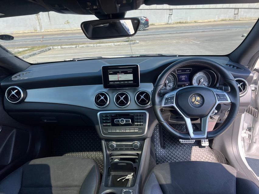 Mercedes Benz CLA250 AMG ปี 2013 จด 14 ไมล์ 6x ,xxx km 19