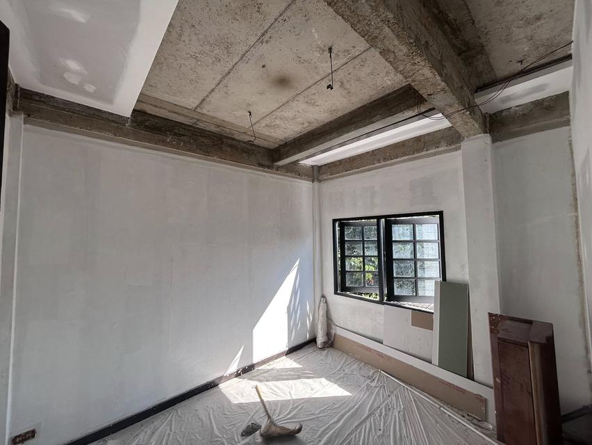 ขาย /ให้เช่า อาคารพาณิชย์ 3.5 ชั้นทำเลใจกลางสุขุมวิท BTS พร้อมพงศ์ ซอยพร้อมศรี 4