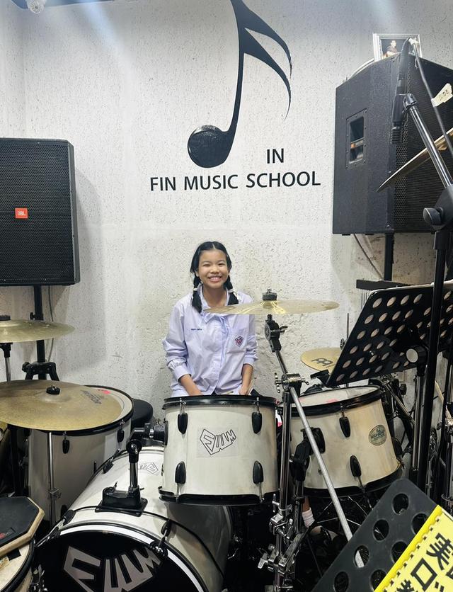 รับสอนกลองทุกประเภท ที่ Fin Music School 8