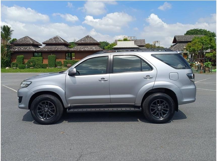 Fortuner สีเทา Midnight SHINE ขับ 2 ฟรีดาวน์