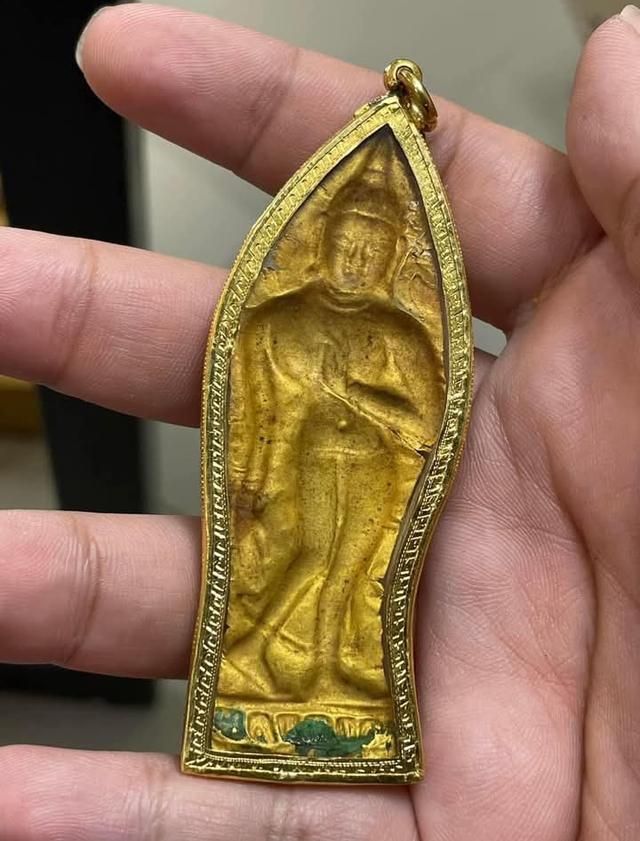 พระเลี่ยมทองไม่ทราบที่