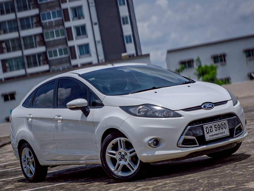 FORD FIESTA 1.6 SPORT โฉม 4Dr เกียร์ Auto สีขาว ปี2010