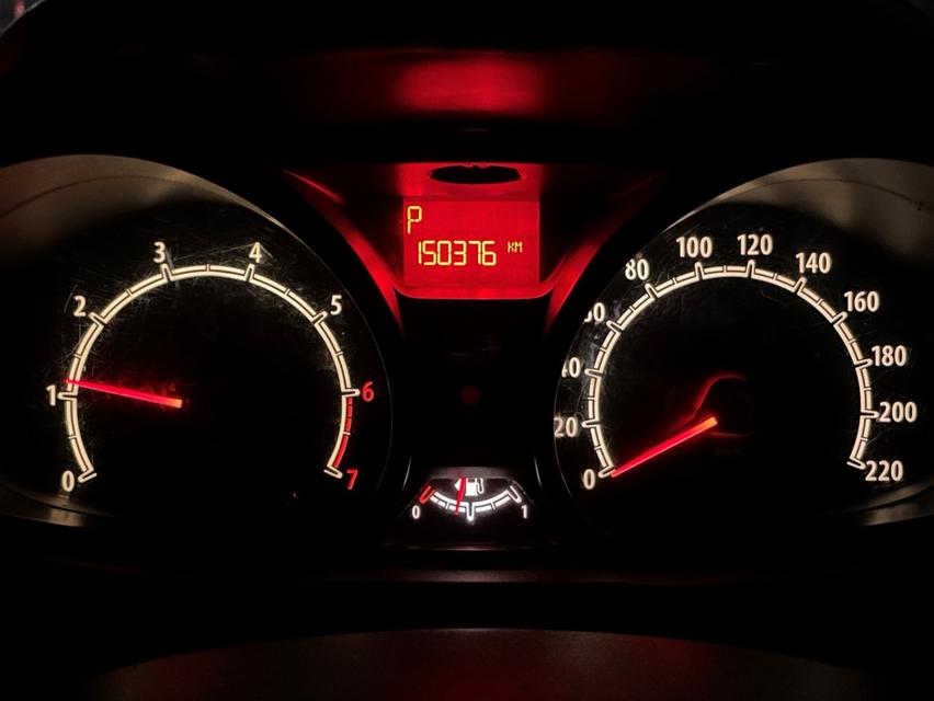 FORD FIESTA 1.6 TREND HATCHBACK ปี 2011 AUTO 17