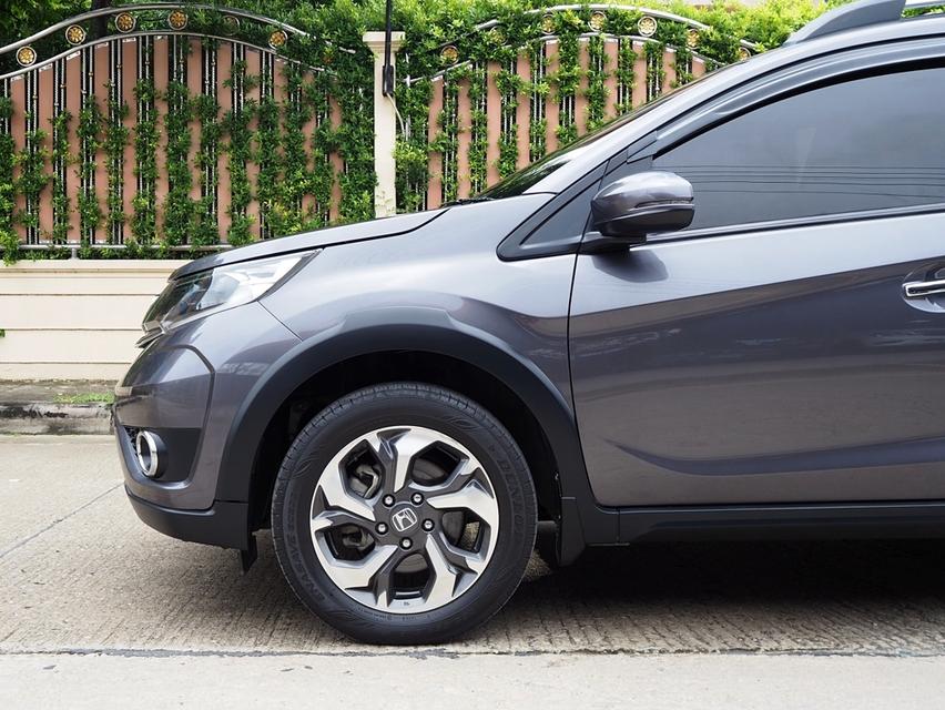 HONDA BR-V 1.5 V ปี 2016 เกียร์AUTO CVT สภาพนางฟ้า 6