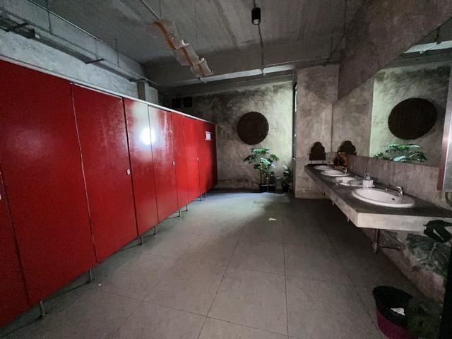 ให้เช่าอาคาร 2.5 ชั้น 900 ตร.ม. ย่านห้วยขวาง ถนนรัชดา เขตดินแดง ใกล้ MRT ห้วยขวาง 5