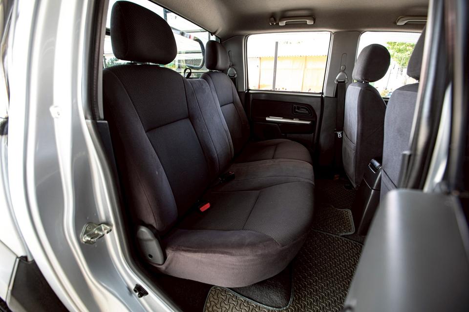 Isuzu D-Max Hi-Lander Cab4 3.0 Ddi-Teq เกียร์ออโต้ ปี 2006 สีเทา สวยสภาพดี 13