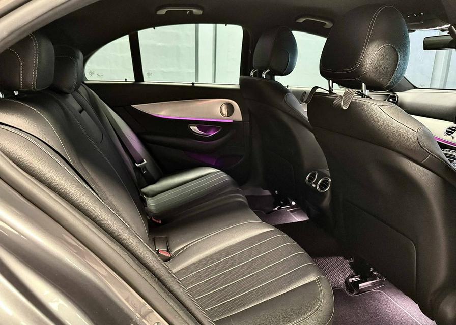 Mercedes-Benz E220d Avantgarde W213 ปี 2017 10