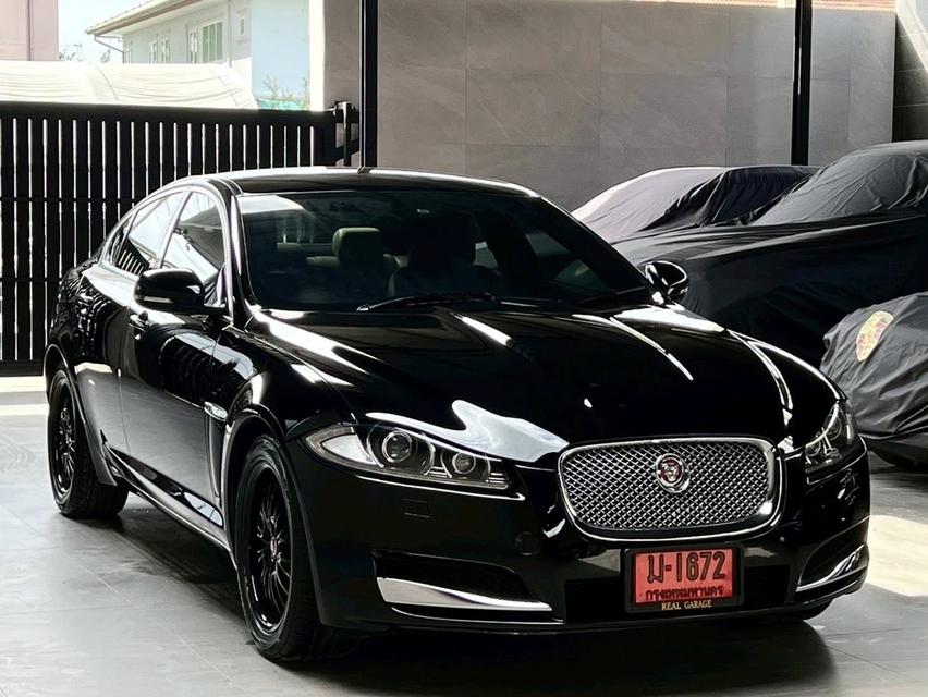 Jaguar XF 2.2 Sedan 2