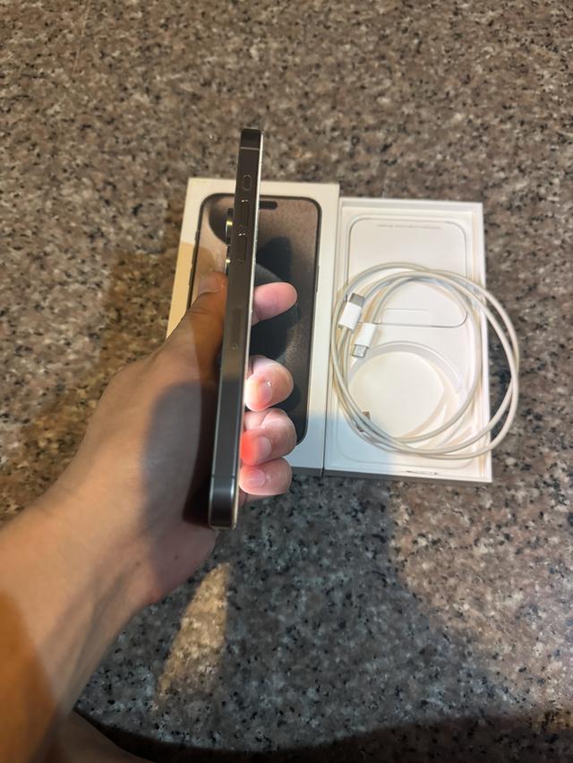 ขายๆๆๆถูกๆๆไอโฟน15ProMaxสีใหม่Natural Titanuim 256กิ๊กยกกล่องอีมี่ตรงสูนTrueสภาพสวยๆใช้งานปกติหมดทุกๆฟังชั่นเครื่องรีสโตได้ตลอดไม่มีติดไอคราว Model TH 6