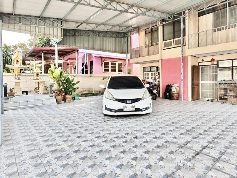 LM25-0180 ขายบ้านสร้างเอง ซ.จัดสรร2 เพชรเกษม เลียบคลองภาษีเจริญฝั่งเหนือ เนื้อที่ 60 ตรว 3 นอน 2 น้ำ 1 ครัว 3 จอด 2