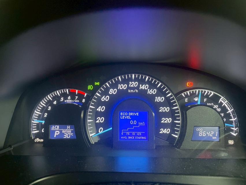 TOYOTA CAMRY 2.0G ปี 2012 8