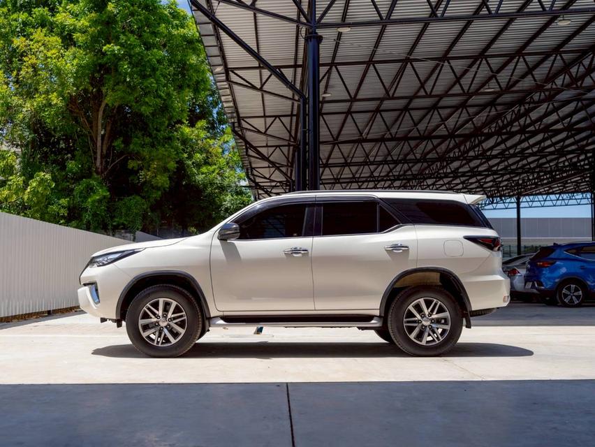 Toyota fortuner 2.4V 2WD ปี 2019 รถบ้านเจ้าของเดียว
