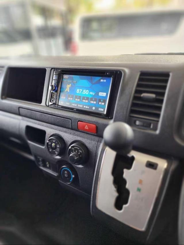 TOYOTA COMMUTER 3.0 AT DIESEL 2018 9