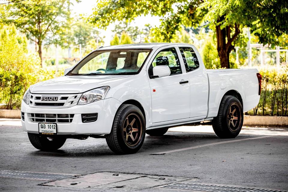 Isuzu D-Max Space Cab 2.5 ดีเซล ปี 2013 สีขาวเกียร์ธรรดา  8