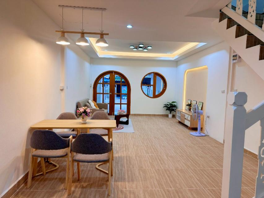 วนารมย์ ถ.ฉลองกรุง 24 7