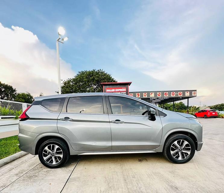#MITSUBISHI #XPANDER 1.5 GT ปี 2018สีเทา | ไมล์ 151,025 กม. | มือเดียวป้ายแดง✨ รถสวย เจ้าของดูแลดี พร้อมใช้งาน✨ MPV 7 ที่นั่ง ห้องโดยสารกว้าง รูปที่ 4