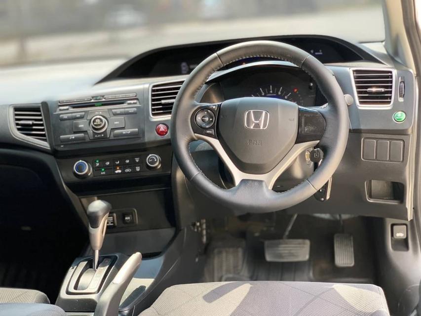 36 Honda Civic Fb 1.8s ปี 2015 สีขาว เกียร์ออโต้ 1