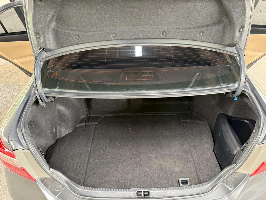 Toyota Camry 2.5 Hybrid CD AT ปี 2013 17