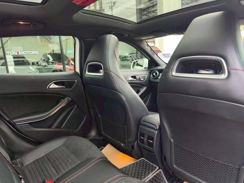 รหัสรถ KPV6959 2020 BENZ GLA-250 AMG สีขาว 7