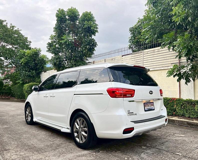 รหัสรถ AP2244 KIA Grand Carnival Minorchange 2.2 EX 8AT ปี20 สีขาว 4
