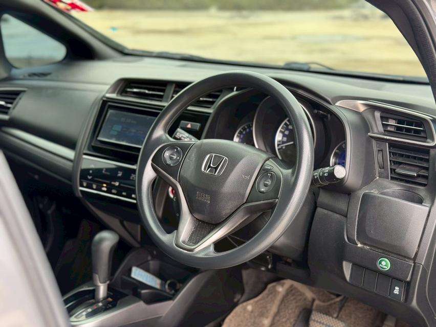 HONDA JAZZ GK 1.5 RS top (MNC) Y2017 สีเทา ออโต้ 17