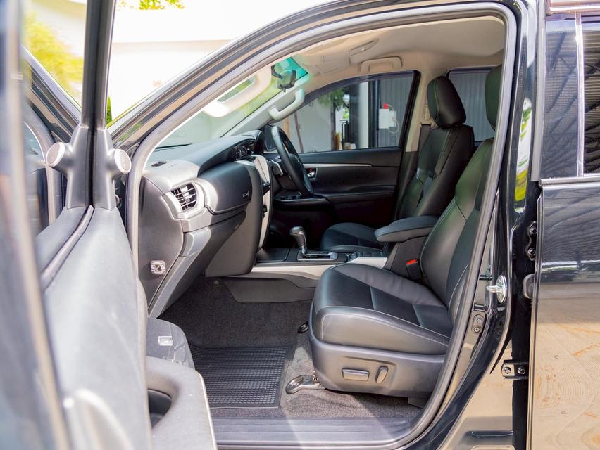 Toyota Fortuner 2.4 V Leader 2WD ปี 2021 รูปที่ 11