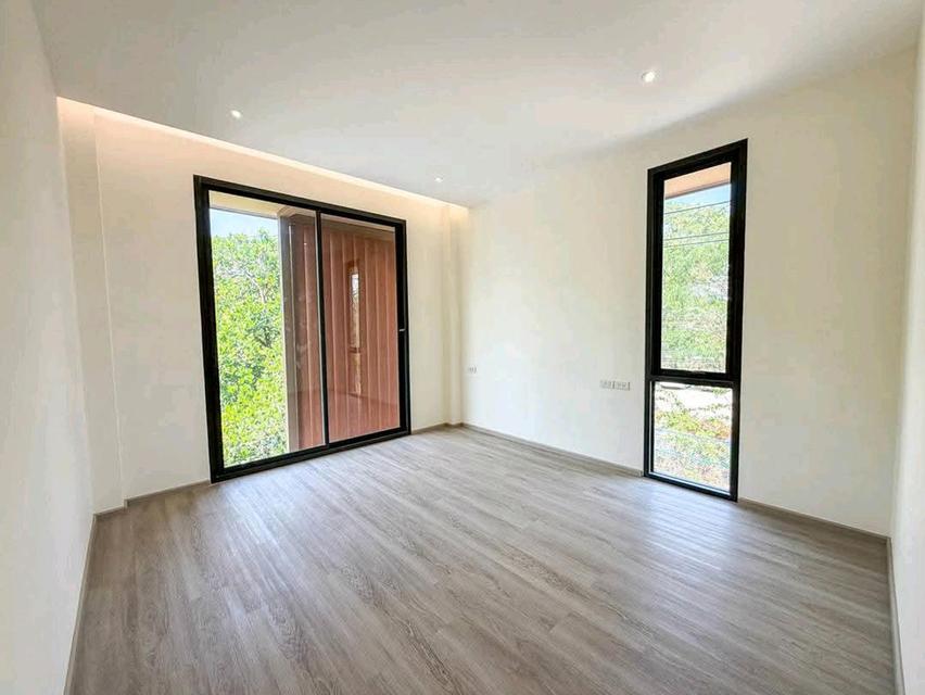 ขายบ้านเดี่ยว 2 ชั้น หลังมุม สไตล์ Modern Luxury สุขุมวิท 71 | 4 ห้องนอน พร้อมห้องนอนชั้นล่าง | สงบเป็นส่วนตัว | เดินทางสะดวก 18