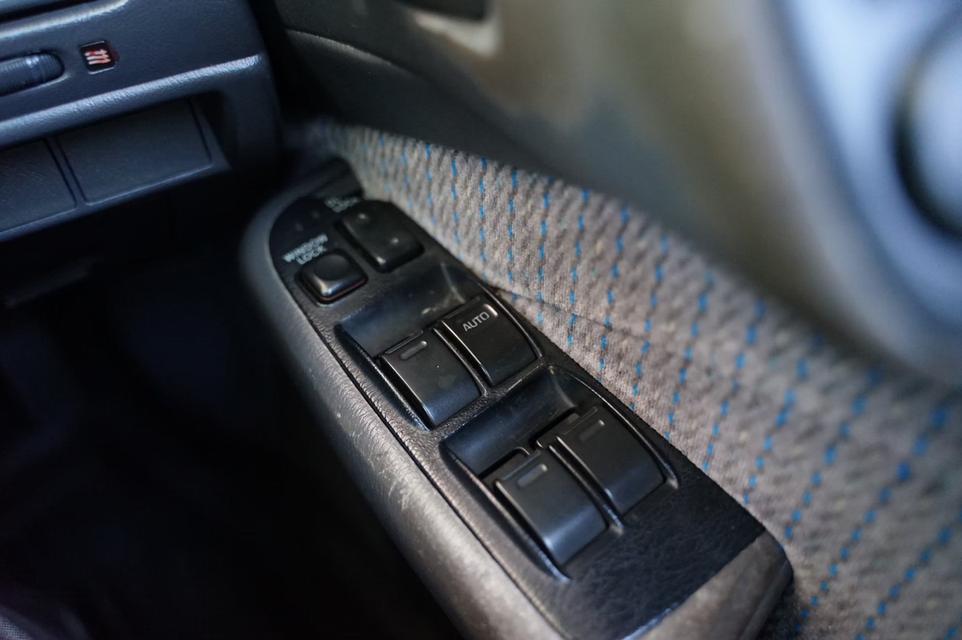 1995 TOYOTA CORONA 1.6GLI 12