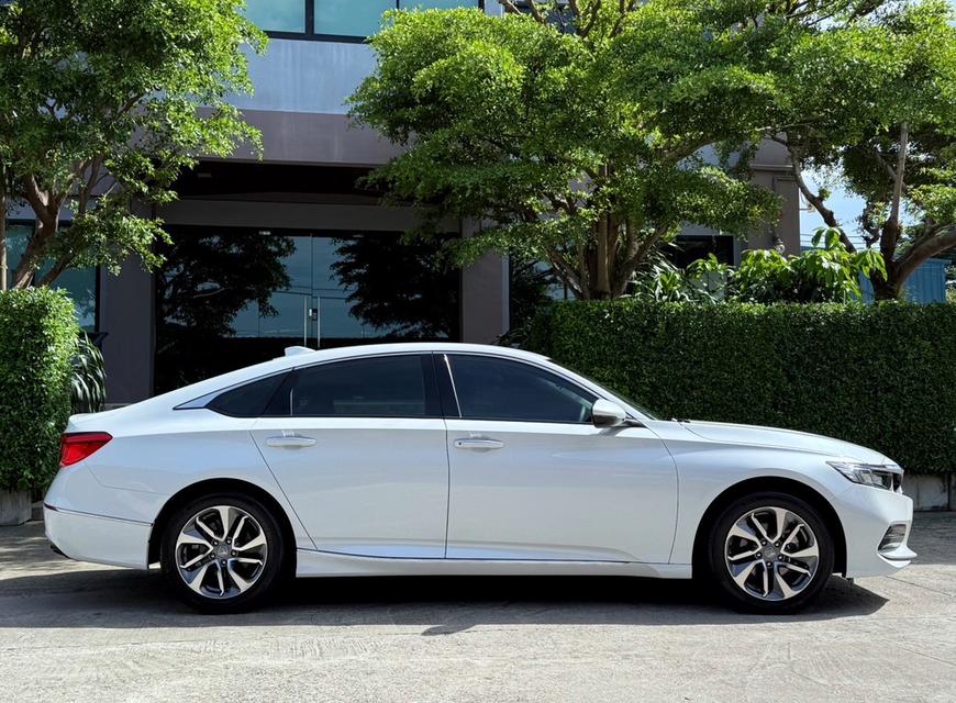 2020 HONDA ACCORD 1.5 EL รถมือเดียวออกป้ายแดง รถวิ่งน้อย เข้าศูนย์ทุกระยะ ไม่เคยมีอุบัติเหตุครับ