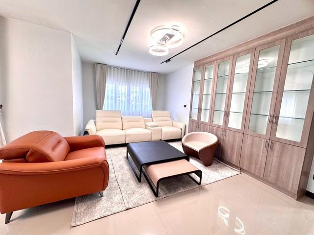 ขาย บ้านเดี่ยวสองชั้นสุดหรู-สระว่ายน้ำส่วนตัว ทุ่งกลมตาลหมัน พร้อมเฟอร์นิเจอร์สไตล์ยุโรปทั้งหลัง 2