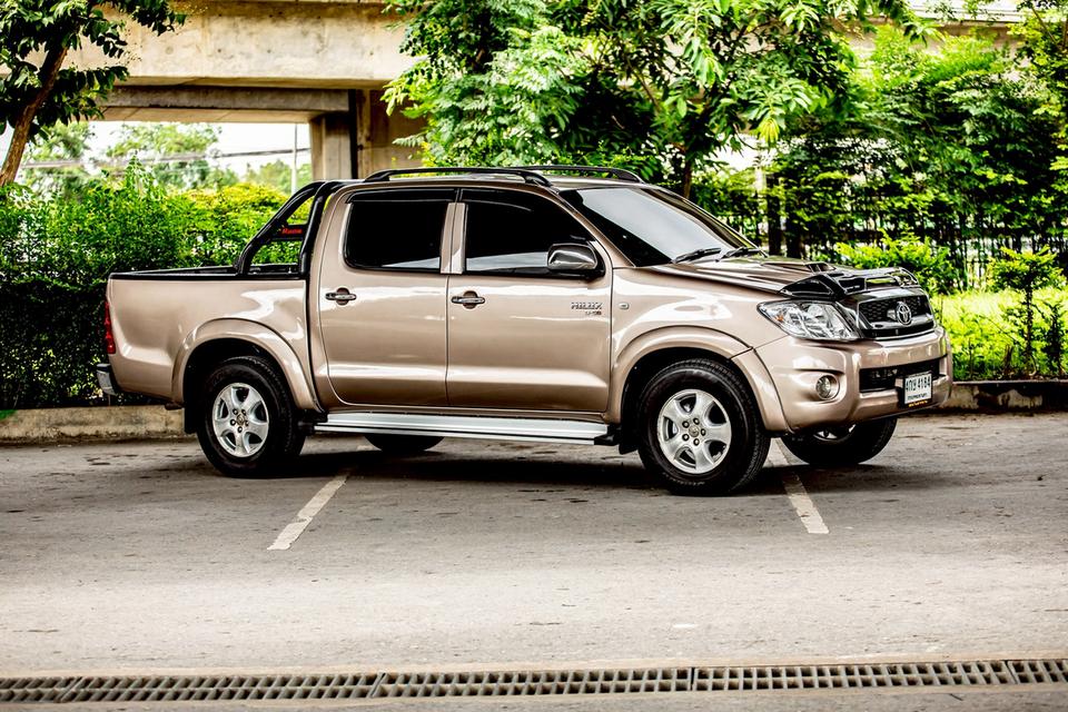 Toyota Vigo Double Cab 4 ประตู 2.5G ดีเซล เกียร์ Auto ปี2009 สีน้ำตาล