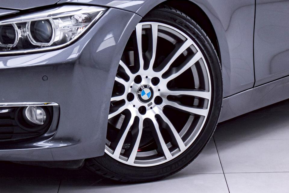 รหัสรถ 1D278 BMW 320i 2.0 LUXURY 2014