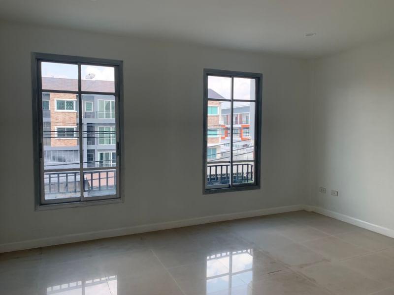 🏡 อาคารพาณิชย์ 4 ชั้น ราคาโปรโมชั่น พร้อมผู้เช่าอยู่แล้ว | คลองสามวา ถ.ปัญญาอินทรา 🎉 ราคาโปรโมชั่น 3,780,000 บาท ~~ราคาปกติ 4,880,000 บาท~~ 10